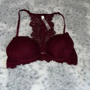 Red Victoria/pink bra